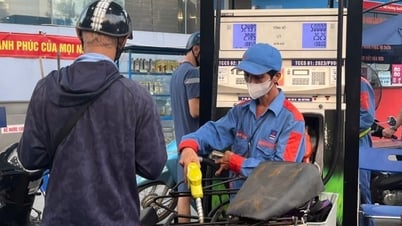 Giá dầu lại biến động