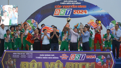 HLV Kim Sang Sik dự bế mạc Giải Bóng đá Cúp truyền hình Bà Rịa - Vũng Tàu