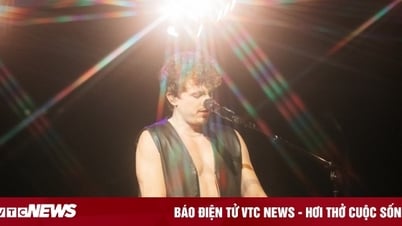 Điểm mặt 7 'hitmakers' Việt cùng Charlie Puth khuấy đảo sân khấu 8Wonder