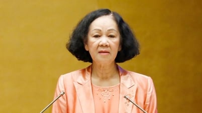 It is strictly forbidden to give or receive gifts to leaders during Tet.