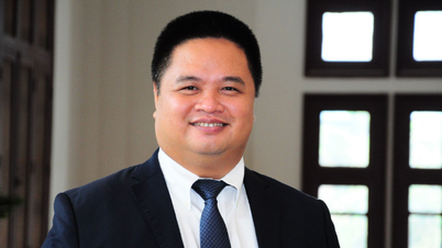 HoSE's big boss quits job to study abroad