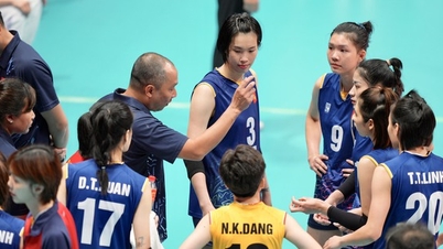 HLV Nguyễn Tuấn Kiệt dùng chiêu độc, bóng chuyền nữ Việt Nam thắng ngược Hàn Quốc