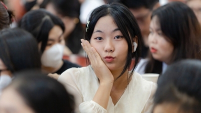Giáo sư nhắc tân sinh viên phải dám nói không với cám dỗ