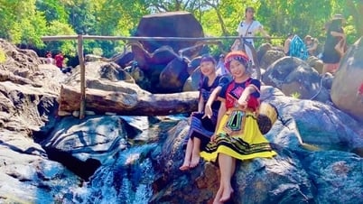 Quang Ngai ស្វាគមន៍ភ្ញៀវទេសចរណ៍ជាង 187.000 នាក់ក្នុងឱកាសថ្ងៃឈប់សម្រាកថ្ងៃទី 30 ខែមេសា និងថ្ងៃទី 1 ឧសភា
