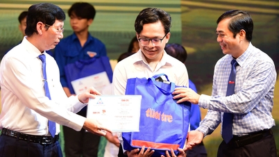 ការ​គាំទ្រ​ដល់​ការ​សិក្សា​នៅ​តំបន់​ដីសណ្ត​ទន្លេ​មេគង្គ៖ ជីវិត​មាន​ការ​លំបាក ប៉ុន្តែ​តែង​តែ​ផ្តល់​អំណោយ