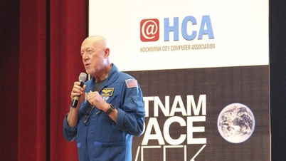 Más de 1.100 estudiantes interactúan con ex astronautas de la NASA