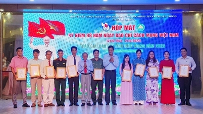សមាគមអ្នកកាសែតខេត្ត Kien Giang ទទួលពានរង្វាន់អ្នកកាសែត Tran Bach Dang ឆ្នាំ 2024
