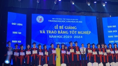 សាកលវិទ្យាល័យវប្បធម៍ហាណូយបានប្រគល់វិញ្ញាបនបត្របញ្ចប់ការសិក្សា