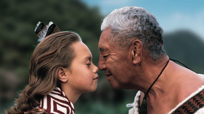 Hongi: Tục chạm mũi khi chào hỏi của người Maori có gì đặc biệt?