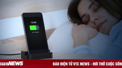 Sạc điện thoại qua đêm có gây hại pin?