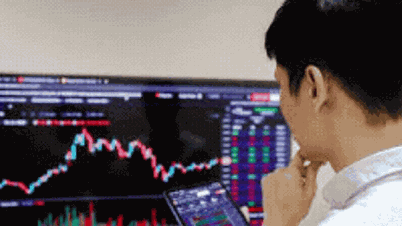 VN-Index đạt kỷ lục thanh khoản, mất ngay 20 điểm, nhà đầu tư làm gì?