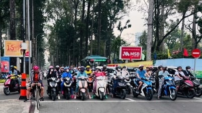 Người dân sợ phạt nặng, giao thông TP.HCM chuyển biến tích cực
