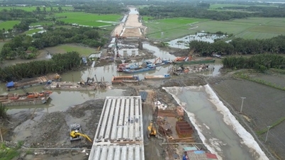 គម្រោងផ្លូវក្រវ៉ាត់ក្រុងទី៣ ឆ្លងកាត់ទីក្រុងហូជីមិញ នៅតែខ្វះខាតខ្សាច់យ៉ាងធ្ងន់ធ្ងរ