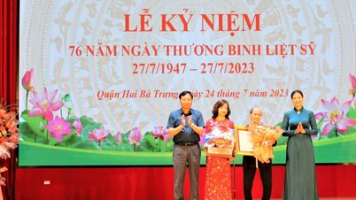 ស្រុក Hai Ba Trung ប្រគល់អំណោយចំនួន ៤៤១ ជូនគ្រួសារអ្នកមានបុណ្យកុសល។