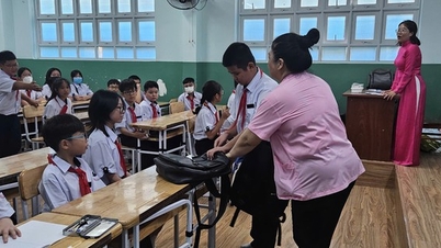 ホーチミン市の学生にとって、登校初日の「耐え難い」状況