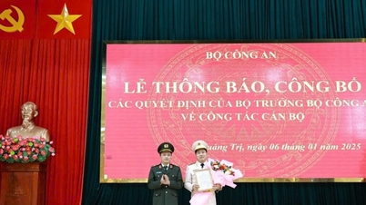 លោកវរសេនីយ៍ឯក Vu Van Dau កាន់តំណែងជាប្រធានប៉ូលីសខេត្ត Quang Tri ។