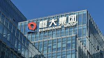 Cổ phiếu Evergrande của Trung Quốc tụt dốc hơn 80%