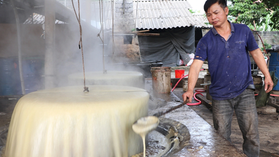 Đổ mồ hôi đứng bếp nấu thứ nước sóng sánh, thơm ngọt “gọi” Tết
