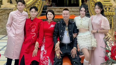 កូន​ប្រុស​ម្ចាស់​ប្រាសាទ​តម្លៃ​មួយ​រយ​ពាន់​លាន​ដុល្លារ​នៅ​ខេត្ត Nghe An ជិត​រៀប​ការ កូនក្រមុំ​មាន​អាយុ​១៨​ឆ្នាំ​ហើយ សម្រស់​របស់​នាង​ធ្វើ​ឲ្យ​គ្រួសារ​ស្វាមី​ពេញ​ចិត្ត​ជា​ខ្លាំង។