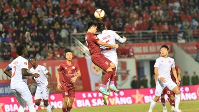 គ្រូ​បង្វឹក Troussier ធ្លាប់​ស្រលាញ់​គំនិត​បន្ថែម​កីឡាករ​សំណព្វ​ចិត្ត​របស់​លោក Park ទៅ​ក្រុម​វៀតណាម ប៉ុន្តែ...