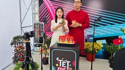 Livestream bán hoa Tết