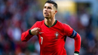 Vì sao Cristiano Ronaldo luôn mặc áo dài tay khi thi đấu?