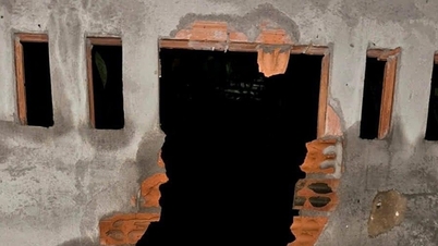 Thieves broke into people's houses, broke the safe and stole a lot of money and gold.