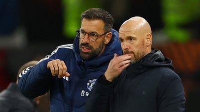កីឡាករថ្មីមិនទាន់មកដល់ Van Nistelrooy កំពុងរកផ្លូវចាកចេញពី MU រួចហើយ៖ ដោយសារតែគ្រូបង្វឹក Ten Hag!