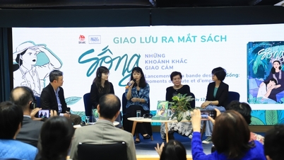 Giao lưu ra mắt sách Sống những khoảnh khắc giao cảm