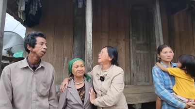 "Sell" child because of poverty, mother cries when reunited after 23 years