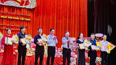 TP HCM long trọng tổ chức Lễ Giỗ Tổ Sân khấu