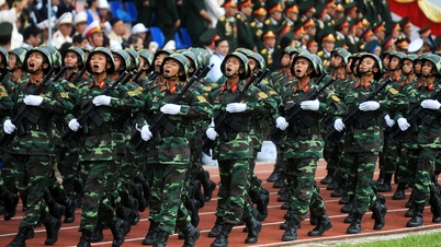 យន្តហោះ​និង​កាំភ្លើង​ធំ​ចូល​រួម​ក្នុង​ពិធី​អបអរ​ជ័យ​ជំនះ​ក្រុង Dien Bien Phu