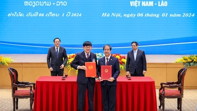Việt Nam và Lào ký kết nhiều văn kiện hợp tác quan trọng