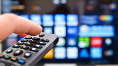 ‘Mỗi lần mở TV thông minh tôi lại phải gọi cháu giúp’