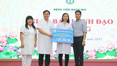 គ្រូពេទ្យ​ម្នាក់​ថប់​ដង្ហើម​ក្នុង​បន្ទប់​ផ្ទះ​មួយ​ខ្នង ត្រូវ​បាន​គេ​បញ្ជូន​ចេញ​ពី​មន្ទីរពេទ្យ