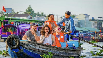 ភ្ញៀវ​ទេសចរ​បស្ចិម​ប្រទេស​សម្រុក​ទៅ​ផ្សារ​អណ្តែត​ទឹក Cai Rang អាជីវករ​រក​ចំណូល​បាន​ជាង ៥០​ម៉ឺន​ក្នុង​មួយ​ថ្ងៃ