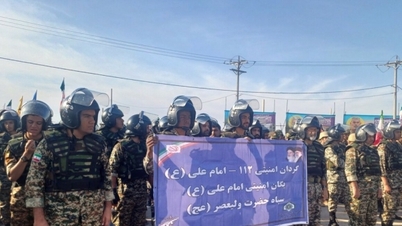 Iran conducts large-scale military exercises, mobilizes more than 60,000 volunteers, displays modern weapons