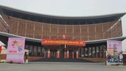 Hàng ghế gỗ Đồng Kỵ nhà hát Bắc Ninh bị chê tơi tả, nhóm kiến trúc nói gì?