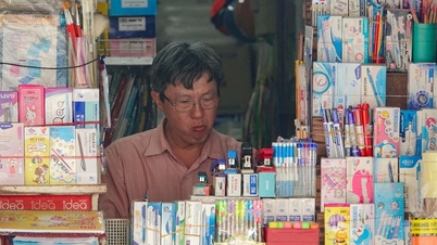 40 năm bán giấy, bút, chưa khi nào ế như năm nay
