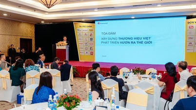 Председатель Vietravel Group «решает сложные проблемы» на семинаре по созданию вьетнамских брендов для выхода на мировой рынок