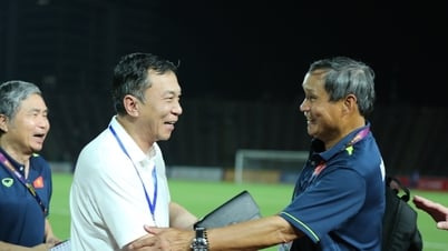 ក្រុមនារីវៀតណាម បានផ្តល់រង្វាន់ 500 លានដុង បន្ទាប់ពីឈ្នះសំបុត្រទៅវគ្គផ្តាច់ព្រ័ត្រ