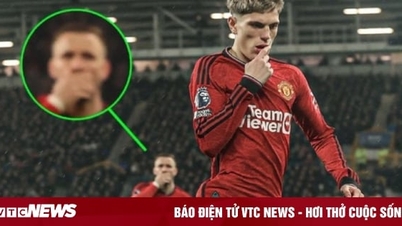 Sao trẻ Man Utd lập siêu phẩm gây sốt mạng xã hội, tiền bối khen hết lời