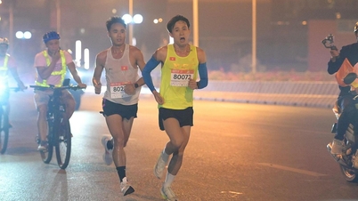 ការប្រណាំងចម្ងាយ 21 គីឡូម៉ែត្រនៅហាណូយ Midnight 2023 មានភាពរំភើបជាងពេលណាទាំងអស់។