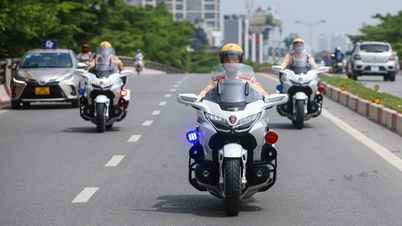 Công an Hà Nội phân luồng giao thông đón đoàn Tổng thống Mỹ thăm Việt Nam