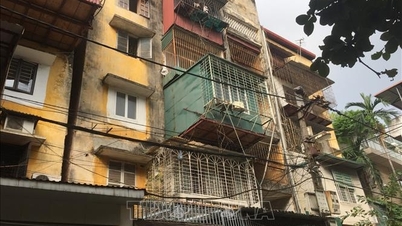What incentives do investors get when building and renovating old apartments?