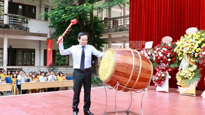 Deputy Prime Minister Tran Luu Quang attends the opening ceremony of the new school year in Thai Nguyen
