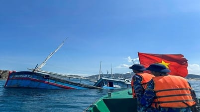 កងទ័ពជើងទឹកភូមិភាគទី៤ គាំទ្រយ៉ាងសកម្មដល់អ្នកនេសាទដែលមានទុក្ខព្រួយនៅសមុទ្រ
