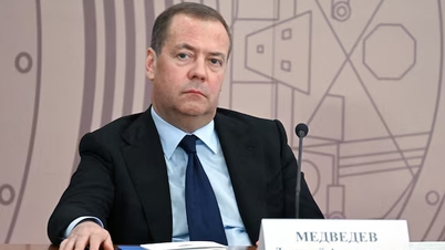 Cựu Tổng thống Nga Medvedev công du đến Trung Quốc