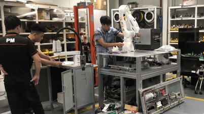 9x engineer creates robot to apply stickers to Mercedes and Toyota car equipment