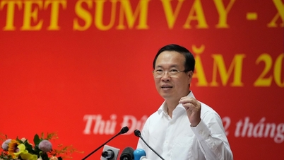 Chủ tịch nước chia sẻ với người lao động không thể về quê sum vầy dịp Tết